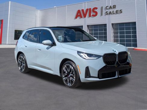 Used 2025 BMW X3 xDrive30i w/ Premium Package AWD/4WD image 3
