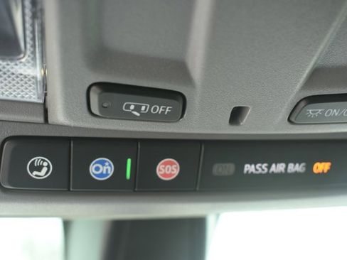 Used 2022 Chevrolet Silverado 1500 RST AWD/4WD image 31