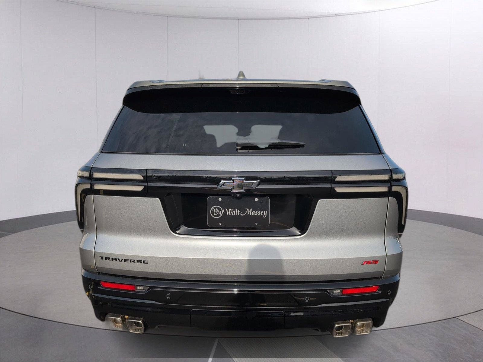 New 2026 Chevrolet Traverse RS w/ LPO, Floor Liner Package FWD image 4