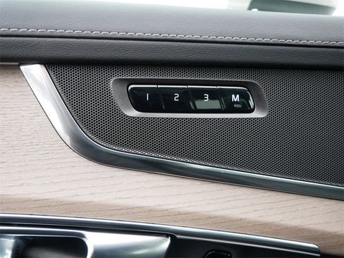 Used 2025 Volvo XC90 B5 Core w/ Climate Package image 15