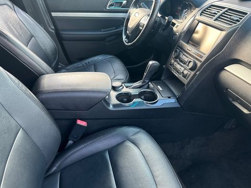 Used 2016 Ford Explorer XLT w/ Equipment Group 202A image 17