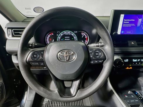 Used 2024 Toyota RAV4 XLE w/ Convenience Package FWD image 17
