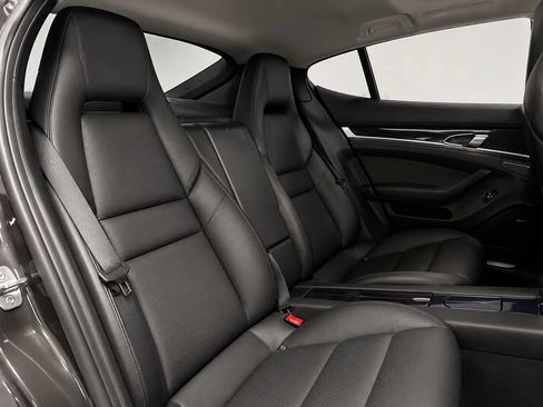 Used 2015 Porsche Panamera image 21