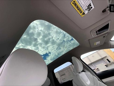 New 2025 Volvo EX90 Ultra image 29