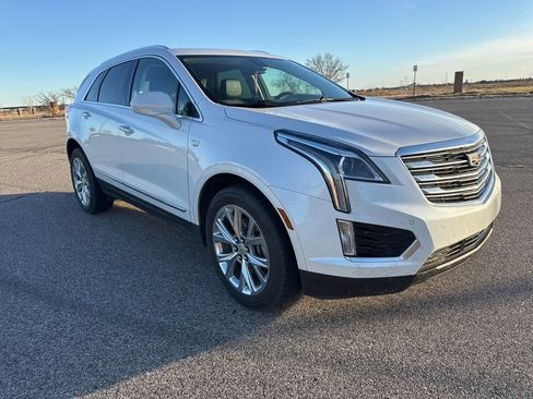 Used 2018 Cadillac XT5 Luxury w/ Driver Awareness Package image 3