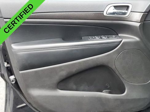 Used 2018 Jeep Grand Cherokee Altitude image 29