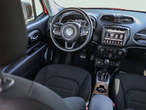 Used 2022 Jeep Renegade Latitude AWD/4WD image 27