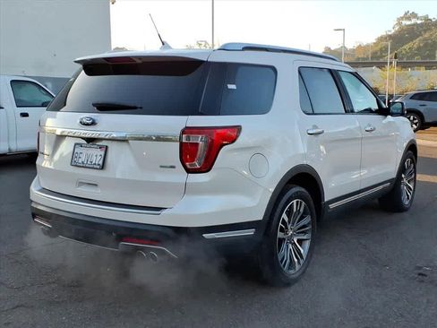 Used 2018 Ford Explorer Platinum AWD/4WD image 4