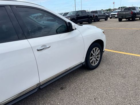 Used 2014 Nissan Pathfinder SL w/ SL Tech Package AWD/4WD image 16