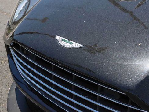 Used 2020 Aston Martin DB11 Coupe RWD image 3