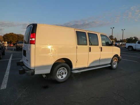 Used 2024 GMC Savana 2500 w/ Driver Convenience Package RWD image 10