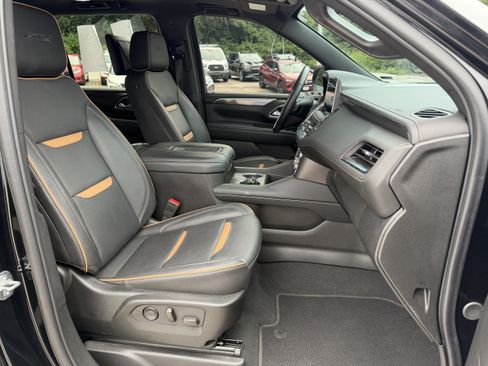 Used 2024 GMC Yukon XL AT4 AWD/4WD image 12