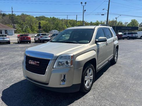 Used 2015 GMC Terrain SLE FWD image 2