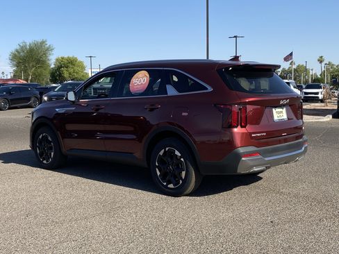 Certified 2025 Kia Sorento S FWD image 4