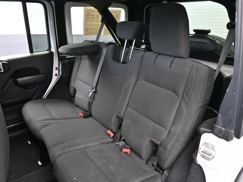 Used 2022 Jeep Wrangler Unlimited Sport AWD/4WD image 34