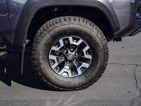 Used 2023 Toyota Tacoma TRD Off-Road w/ Black Out Package (TMS) image 11