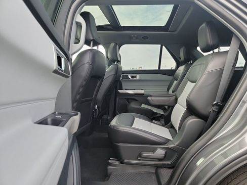 Used 2022 Ford Explorer XLT w/ Equipment Group 202A image 26