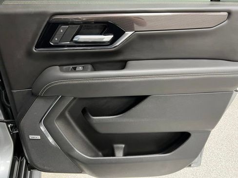 Used 2025 GMC Yukon XL Elevation AWD/4WD image 51