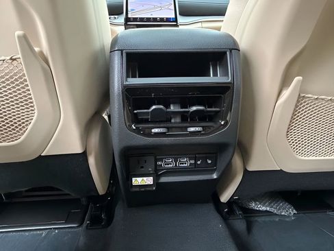 New 2025 Jeep Grand Cherokee Limited w/ Luxury Tech Group II image 27