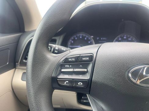 Used 2020 Hyundai Elantra SE w/ Cargo Package (C1) image 18