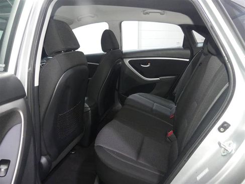 Used 2016 Hyundai Elantra GT FWD image 25
