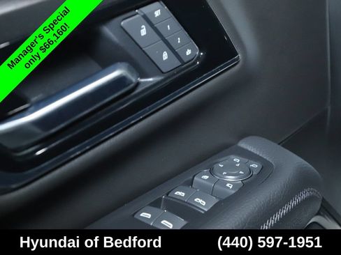 Used 2025 GMC Yukon Denali AWD/4WD image 19