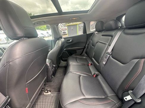 Used 2018 Jeep Compass Trailhawk w/ Leather Interior Group AWD/4WD image 16