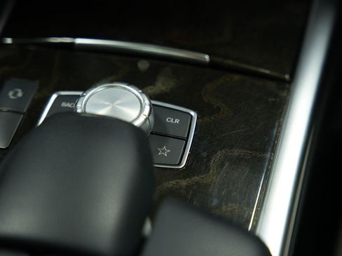 Used 2014 Mercedes-Benz E 250 BlueTEC Sedan image 47