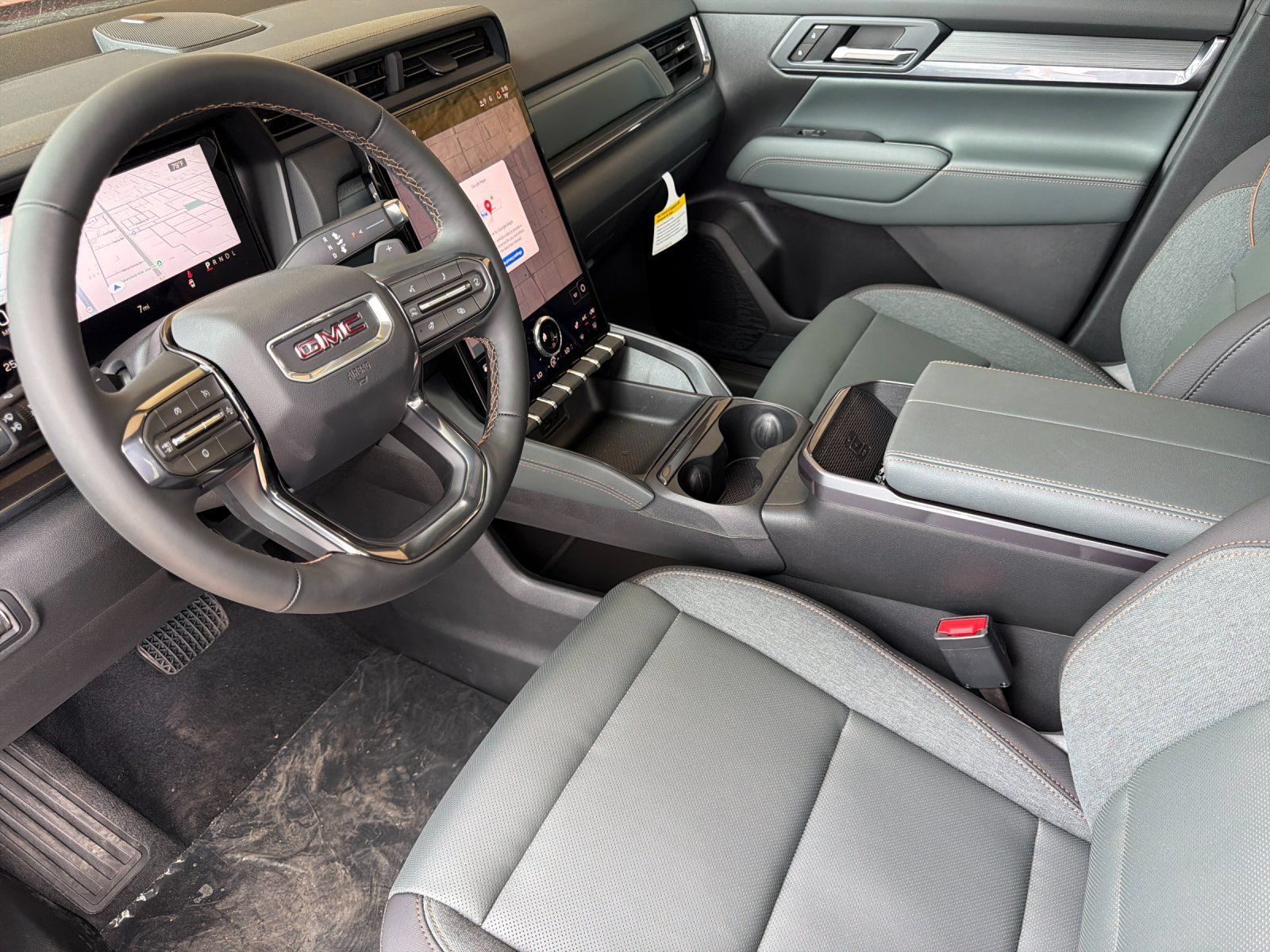 New 2026 GMC Terrain AT4 w/ Technology Package II AWD/4WD image 10