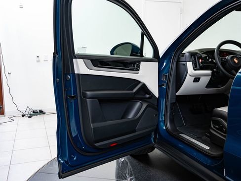 New 2026 Porsche Cayenne AWD/4WD image 26