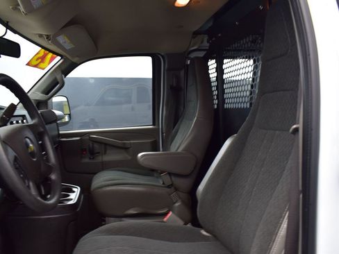 Used 2023 Chevrolet Express 2500 w/ Driver Convenience Package image 9