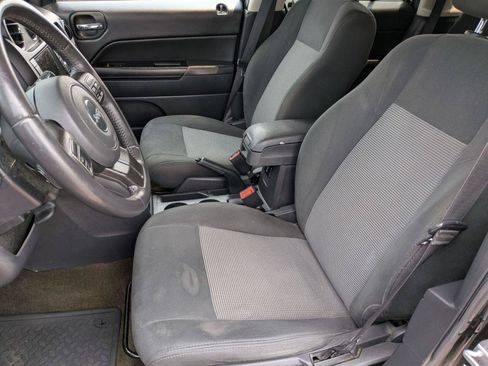 Used 2017 Jeep Patriot Latitude AWD/4WD image 20