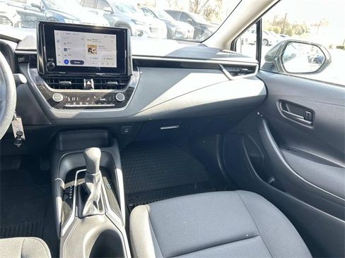Used 2025 Toyota Corolla LE image 14