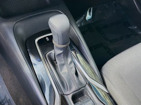 Used 2022 Toyota Corolla LE image 15