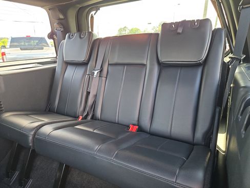 Used 2017 Ford Expedition Limited w/ Equipment Group 301A RWD image 15