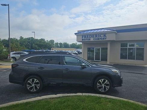 Used 2020 Subaru Outback Limited w/ Popular Package #2 AWD/4WD image 3