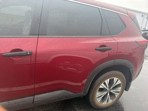 Certified 2023 Nissan Rogue SV FWD image 3