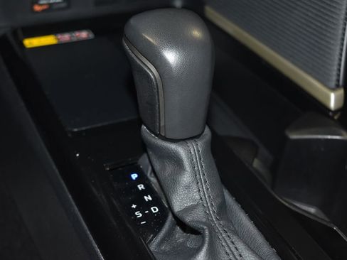 Used 2025 Toyota Camry SE image 14