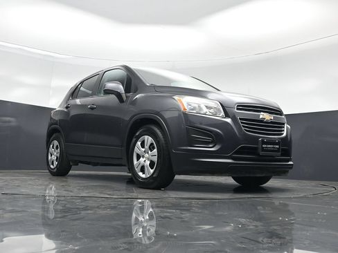 Used 2016 Chevrolet Trax LS FWD image 45