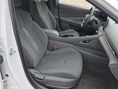 Used 2024 Hyundai Elantra SEL FWD image 16