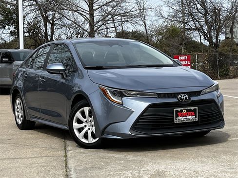 Used 2024 Toyota Corolla LE image 2