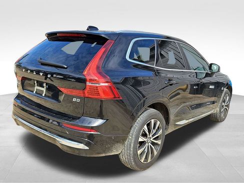 Used 2023 Volvo XC60 B5 Plus FWD image 7