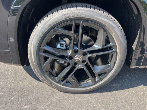 New 2026 Volkswagen Tiguan SE R-Line FWD image 7
