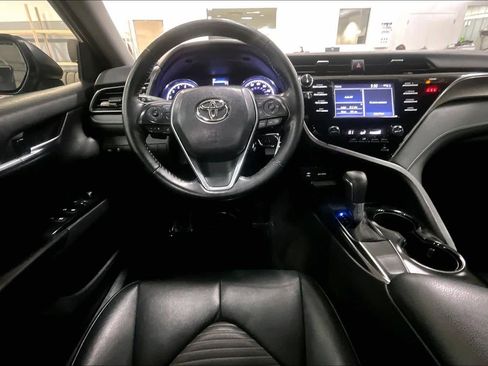 Used 2019 Toyota Camry SE w/ Carpet Mat Package image 6