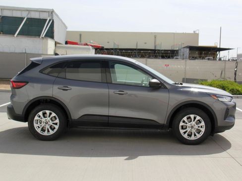 Used 2025 Ford Escape Active AWD/4WD image 4