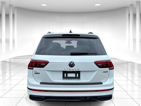 Certified 2024 Volkswagen Tiguan SE R-Line AWD/4WD image 6