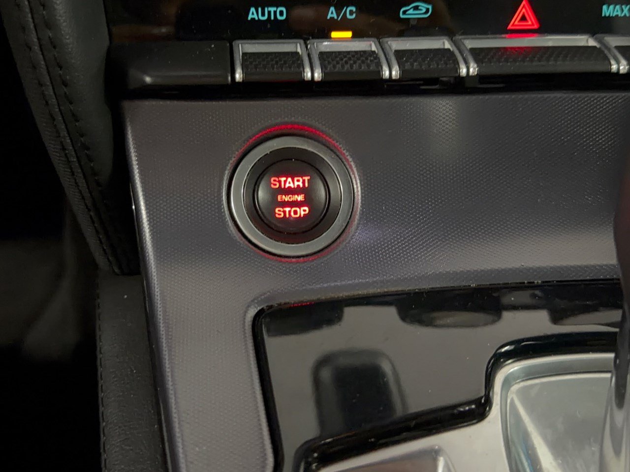 Used 2020 Jaguar F-TYPE Convertible RWD image 20