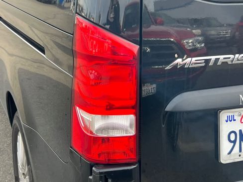 Used 2018 Mercedes-Benz Metris Passenger image 15