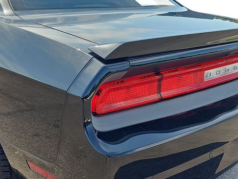 Used 2014 Dodge Challenger SXT Plus RWD image 41