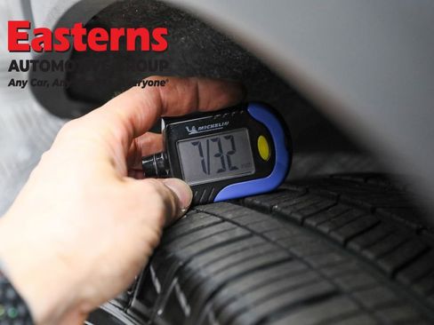 Used 2022 Ford Explorer XLT w/ Equipment Group 202A image 29